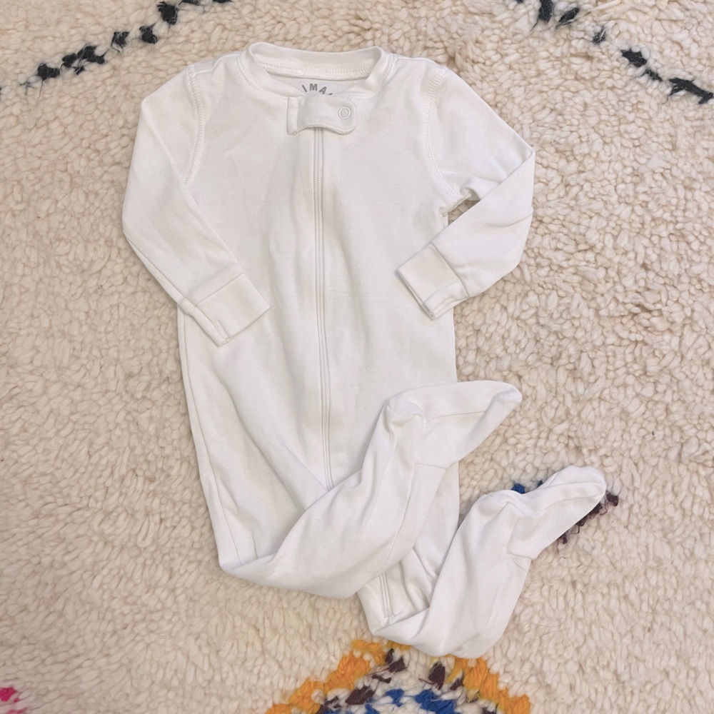 SOLD Primary White Footie Pajamas (S 3-6m)
